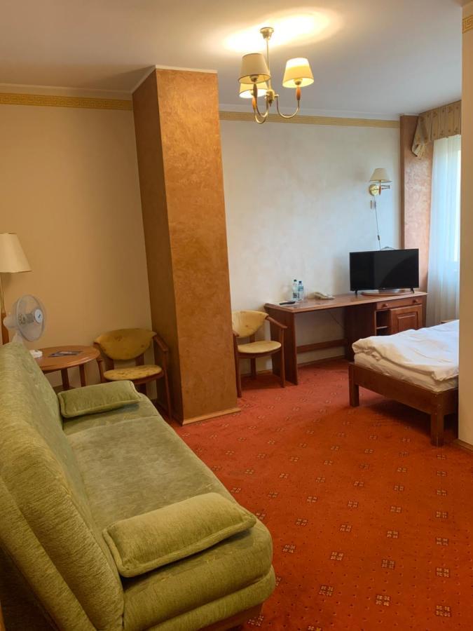 Hotel Diament I Brylant Rawicz Exteriér fotografie